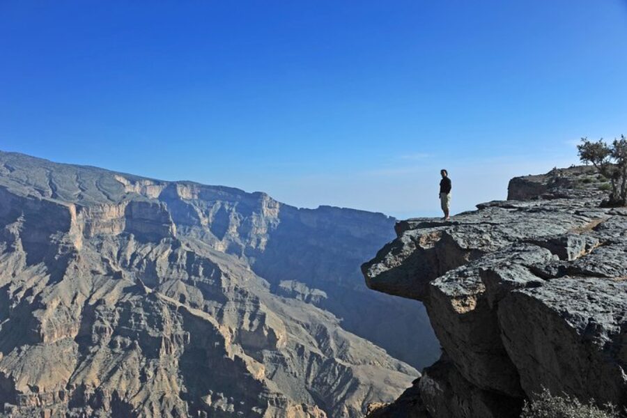 From Muscat to the Heights of Jebel Akhdar: A Full-Day Exploration