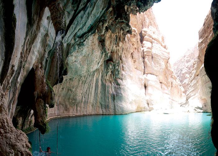 <span>Day 3 </span> Coastal Wonders – Bimmah Sinkhole & Wadi Adventures
