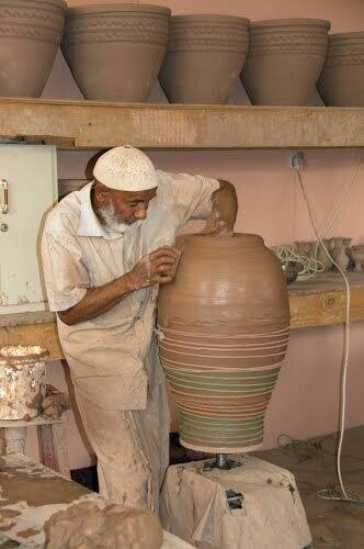 <span>10:30 AM </span>Then will Stop by the Pottery Factory in Bahla
